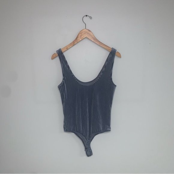 NWOT Elodie Double Scoop Slate Blue Ribbed Velvet Thong Bodysuit Size Medium - Picture 5 of 9